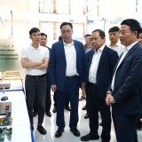 Bộ trưởng Nguyễn Mạnh Hùng: Muốn ra thế giới, trước hết phải làm chủ sản phẩm chiến lược