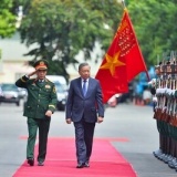 Quân đội nhân dân vững bước dưới cờ Đảng quang vinh