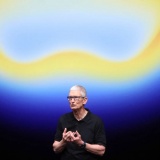 Apple và canh bạc Siri AI: Cơ hội cuối để kéo người dùng iPhone cũ nâng cấp