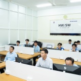 Việt Nam 'khát' nhân lực vi mạch bán dẫn: Chạy đua với thời gian