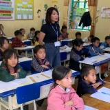 Đưa tiếng Anh trở thành ngôn ngữ thứ hai trong trường học: Không dàn hàng ngang