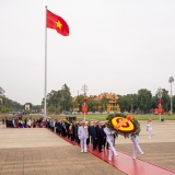 Lãnh đạo Đảng, Nhà nước vào Lăng viếng Chủ tịch Hồ Chí Minh nhân 80 năm Ngày Tổng tuyển cử đầu tiên