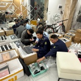 Thanh Hóa: Thu giữ hơn 1.000 iPhone, iPad cũ không hóa đơn, chứng từ