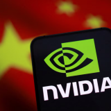 Trung Quốc yêu cầu doanh nghiệp tạm dừng mua chip H200 của Nvidia