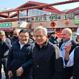 CEO Nvidia thăm Trung Quốc trong bối cảnh chip AI H200 chờ quyết định nhập khẩu