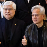 CEO Nvidia Jensen Huang kêu gọi TSMC mở rộng công suất giữa lúc thiếu hụt chip AI