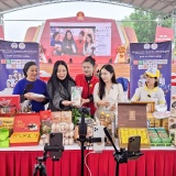 Livestream và thương mại điện tử đang mở ra một chương mới cho kinh tế nông thôn