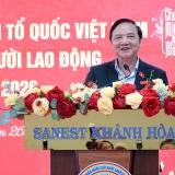 Phó Chủ tịch Quốc hội Nguyễn Khắc Định thăm, chúc Tết công nhân, gia đình chính sách tại Khánh Hòa