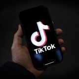 TikTok bị yêu cầu điều chỉnh thuật toán “gây nghiện”