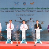 Thành phố đầu tiên ở ASEAN giao hàng vượt biển bằng UAV