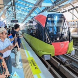 Người đi tàu điện và xe buýt Hà Nội được miễn phí vé dịp Tết Nguyên đán Bính Ngọ