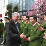 Phó Thủ tướng Thường trực Nguyễn Hòa Bình thăm, chúc Tết cán bộ, chiến sĩ Cục C03