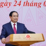 Thủ tướng: 'Giữ trọn y đức - Vững vàng y thuật – Nâng tầm y lý - Vượt qua nghịch cảnh – Tất cả vì dân'