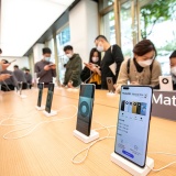 Trung Quốc tăng nhập gần 120% mặt hàng điện thoại và linh kiện của Việt Nam