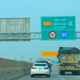 Hôm nay, bắt đầu thu phí 5 đoạn cao tốc Bắc-Nam