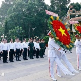 Chủ tịch Quốc hội Trần Thanh Mẫn tri ân các Anh hùng Liệt sĩ, Mẹ Việt Nam anh hùng tại TPHCM