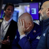 Chứng khoán Mỹ giằng co dữ dội giữa xung đột ở Trung Đông, giá dầu thu hẹp mức tăng