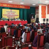 Ứng cử viên đại biểu HĐND xã Minh Châu tiếp xúc cử tri vận động bầu cử