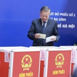 Tổng Bí thư Tô Lâm bỏ phiếu bầu cử đại biểu Quốc hội, HĐND các cấp tại phường Ba Đình, Hà Nội