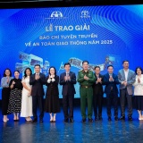 Lễ trao Giải thưởng “Báo chí tuyên truyền về an toàn giao thông năm 2025”