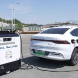 Robot sạc tự hành: Lời giải linh hoạt cho bài toán hạ tầng xe điện tại đô thị cũ