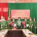 Tuyên Quang trao thưởng ban chuyên án phá đường dây buôn bán hàng cấm xuyên biên giới