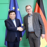 Phó Thủ tướng Chính phủ Nguyễn Chí Dũng hội kiến Phó Chủ tịch Quốc hội Đức
