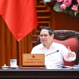 Thủ tướng: Không để thiếu nguồn cung xăng dầu; khẩn trương xây dựng kho dự trữ chiến lược