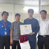 Khen thưởng nam sinh viên Bách khoa cứu 7 người trong vụ cháy tại Hà Nội
