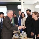 Áp dụng các chính sách ưu đãi vượt trội, bảo vệ quyền và lợi ích hợp pháp của các nhà đầu tư