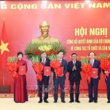 Công bố Quyết định của Bộ Chính trị về công tác tổ chức và cán bộ của 5 cơ quan