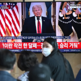 Sau bài phát biểu của Tổng thống Trump: Giá dầu tăng mạnh, vàng lao dốc, chứng khoán “đỏ lửa”