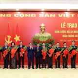 Bí thư Đảng ủy VUSTA Châu Văn Minh được trao tặng Huân chương Độc lập hạng Ba