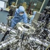 Pin lượng tử đầu tiên trên thế giới: Bước đột phá đưa công nghệ “sạc tức thời” tiến gần hiện thực