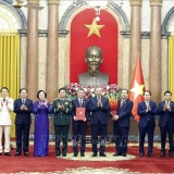 Tổng Bí thư, Chủ tịch nước chủ trì hội nghị công bố các quyết định đối với Chính phủ