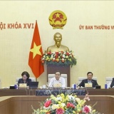 Ủy ban Thường vụ Quốc hội thống nhất trình Quốc hội giảm thuế xăng dầu