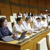 Phân quyền mạnh đăng ký hộ tịch, thu hẹp giao dịch phải công chứng