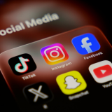 Hy Lạp dự kiến cấm trẻ dưới 15 tuổi sử dụng mạng xã hội từ năm 2027