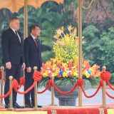 Thủ tướng Lê Minh Hưng chủ trì lễ đón Thủ tướng Slovakia thăm chính thức Việt Nam