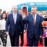 Tổng Bí thư, Chủ tịch nước Tô Lâm và Phu nhân bắt đầu thăm cấp Nhà nước đến Trung Quốc