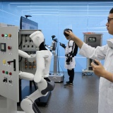 Trung Quốc chi hàng tỷ USD xây dựng lực lượng robot để “vận hành” hạ tầng điện