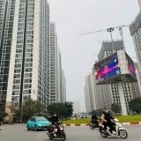 Dòng tiền vào bất động sản cải thiện nhưng vẫn còn thận trọng