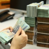Linh hoạt trong điều hành lãi suất để ‘giữ nhịp’ dòng vốn