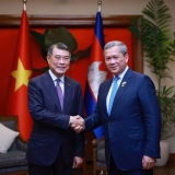Thủ tướng Lê Minh Hưng gặp Thủ tướng Campuchia Hun Manet