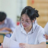 Điểm chuẩn lớp 10 Hà Nội có thể giảm nhẹ, mức nào tăng cơ hội trúng tuyển?