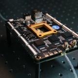 Startup Trung Quốc sản xuất chip quang tử không cần máy quang khắc DUV