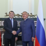Thủ tướng Lê Minh Hưng gặp Người đứng đầu Cộng hòa Tatarstan (Liên bang Nga)