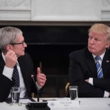 Apple muốn duy trì nguồn chip từ doanh nghiệp Trung Quốc bị Mỹ giám sát