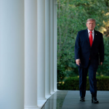 Tổng thống Trump lại dọa áp thuế quan 100% để trả đũa thuế dịch vụ kỹ thuật số