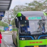 Hà Nội phát hành miễn phí thẻ xe buýt gắn chip cho hành khách thuộc diện ưu tiên